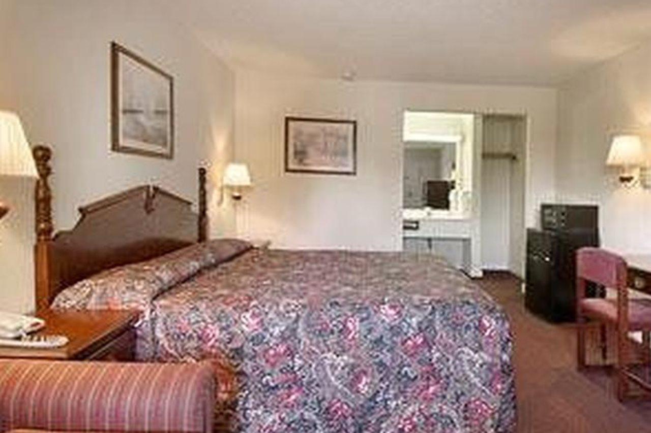 Rodeway Inn Lumberton Exterior foto