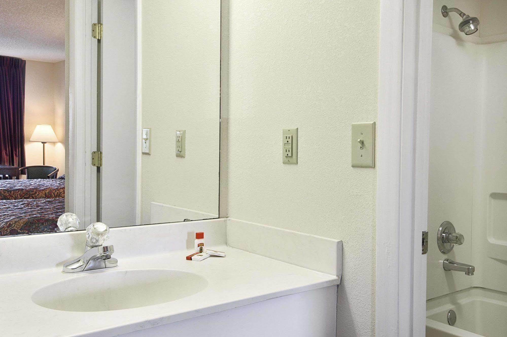 Rodeway Inn Lumberton Zimmer foto